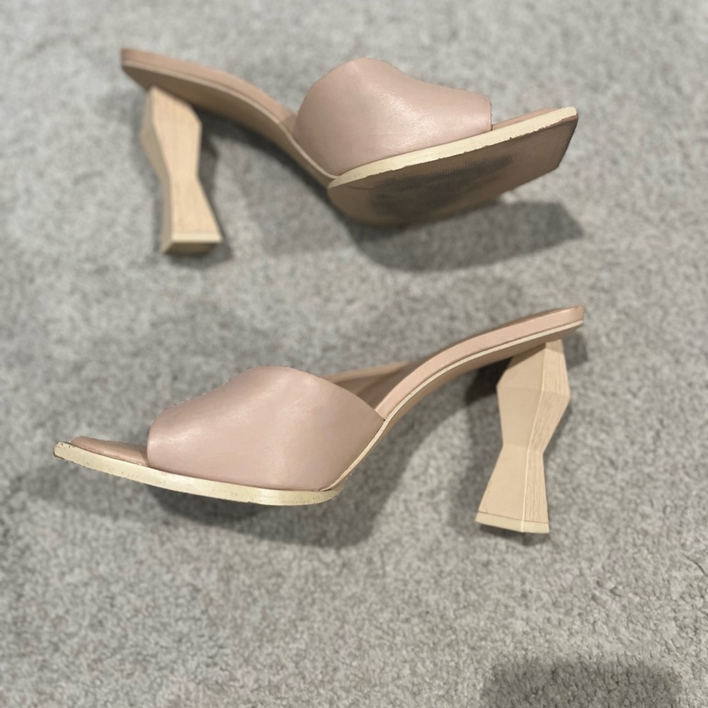 Gianni Bini Nude Leather Heeled Mules, Women’s 8.5 Modern Heel, Square Toe - Picture 2 of 5